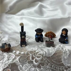 Multiple Figurines in this Set -